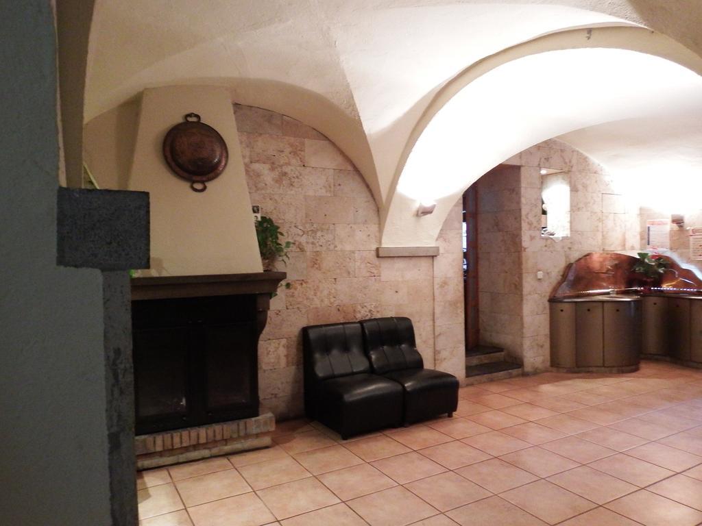 Apartamentos Fonda Finet Sant Felíu de Pallarols Kültér fotó