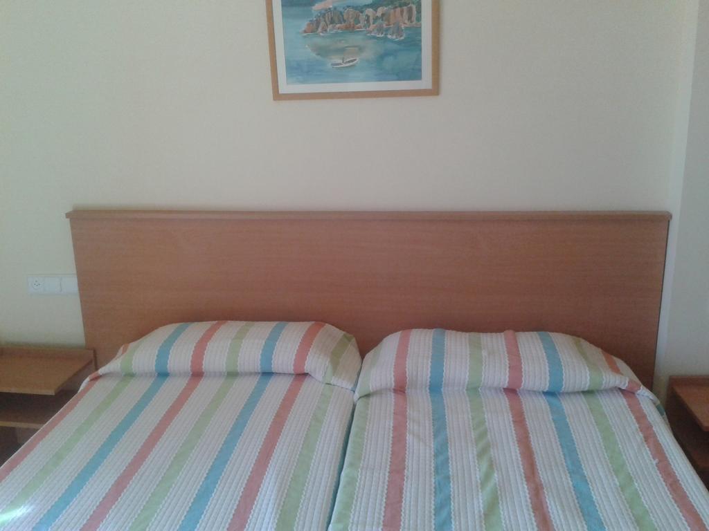 Apartamentos Fonda Finet Sant Felíu de Pallarols Szoba fotó